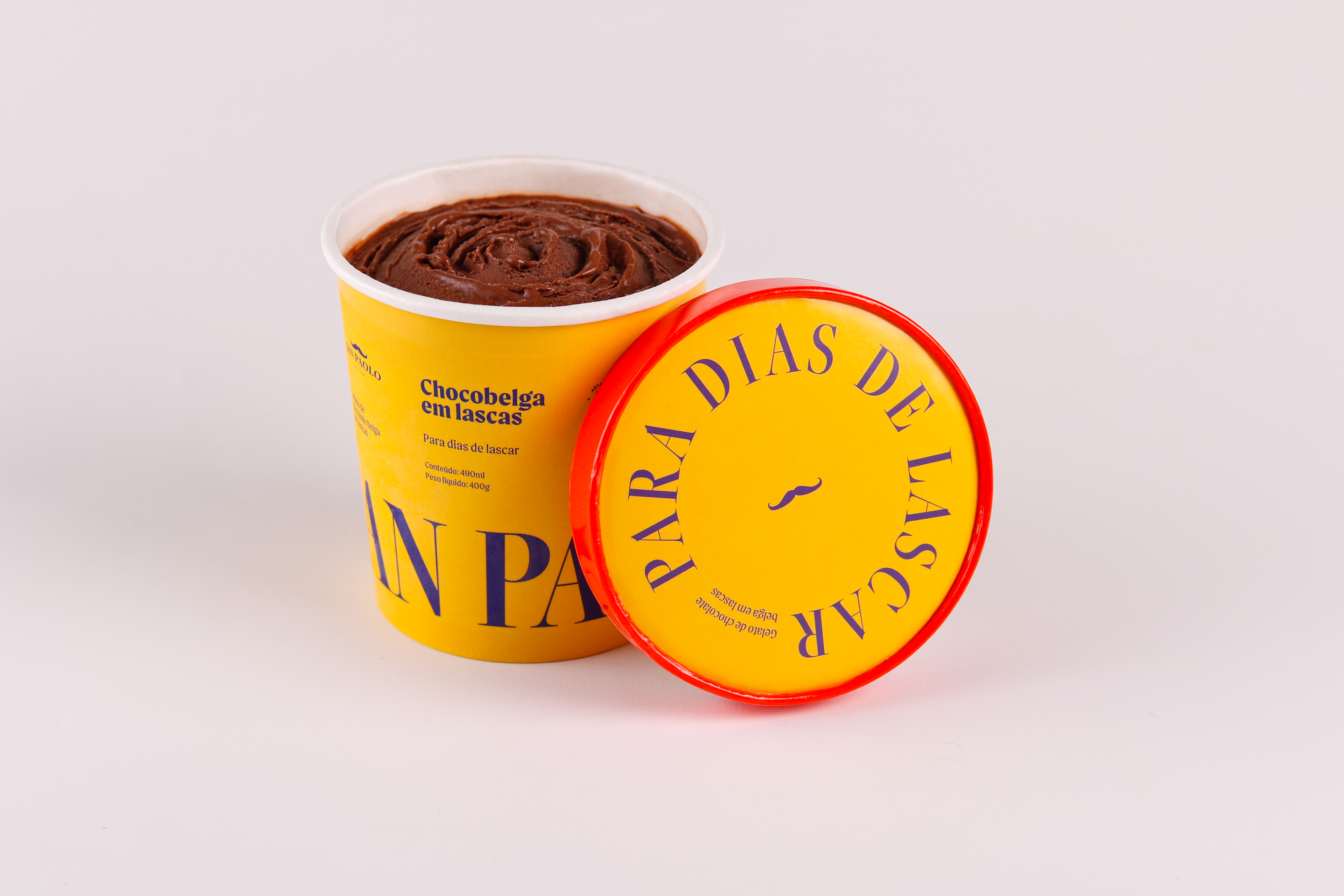 Chocobelga em lascas - O tradicional gelato de chocolate belga mesclado com lascas de chocolate que derrete na boca. Combinação perfeita para os amantes de chocolate.